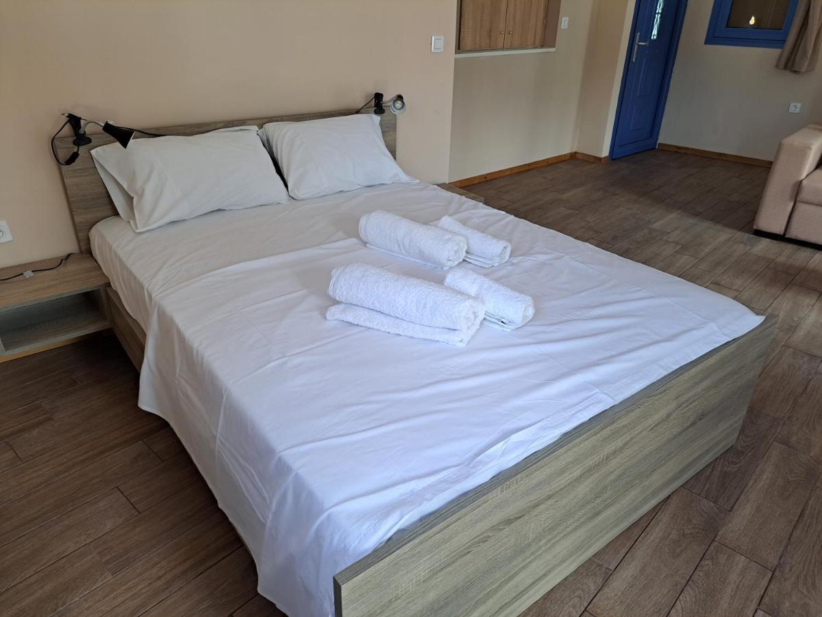 Blue Moon Apartment Αγία Ευφημία Εξωτερικό φωτογραφία